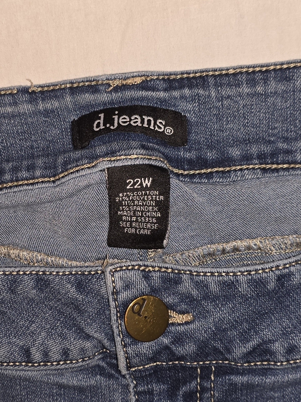 d. jeans Light Blue Straight-Leg Stretch Jeans 22w - Picture 2 of 3